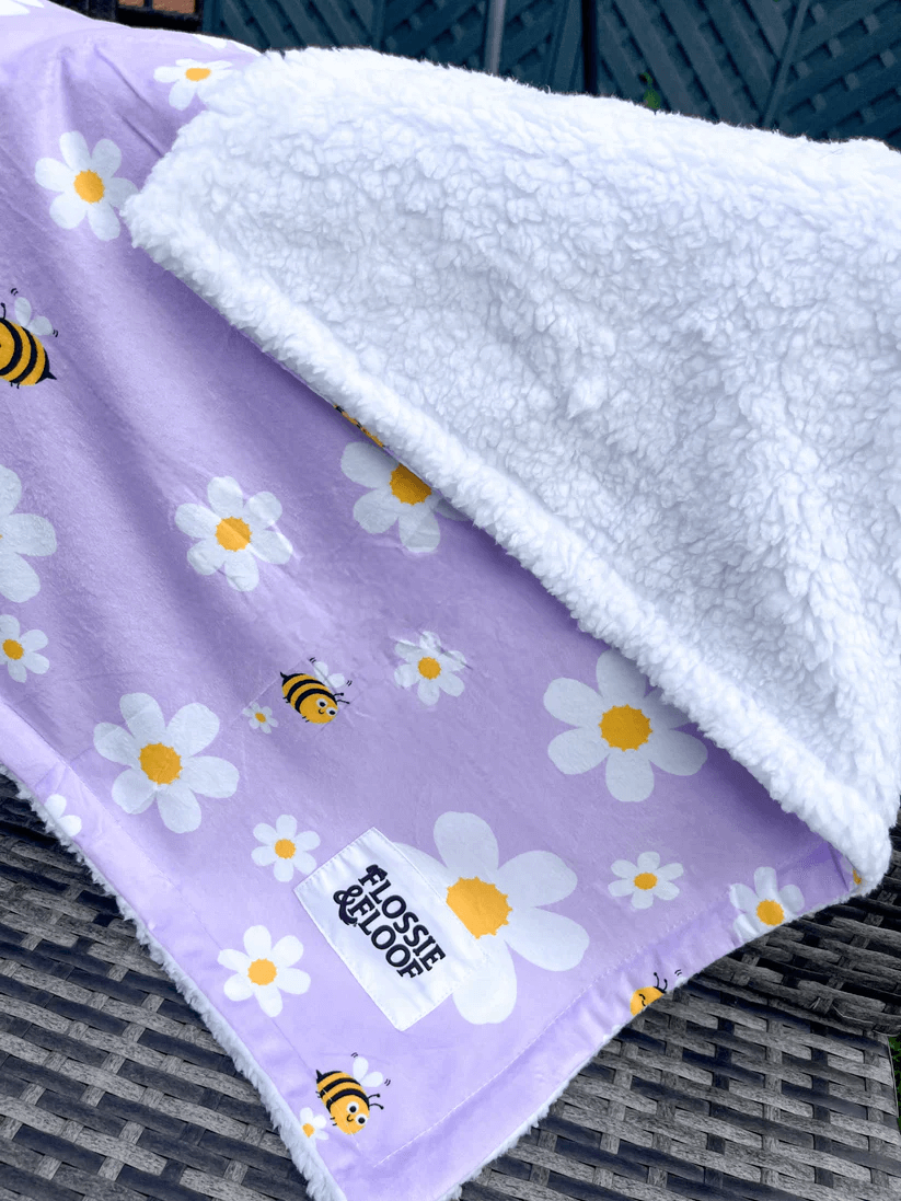 "Cute As Can Bee 2.0" Dog Blanket – by Flossie & Floof